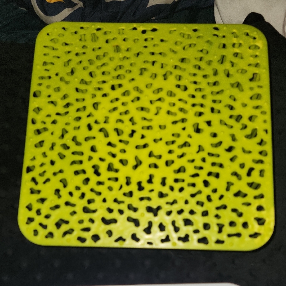 Boon Grass Drying Rack- Lime Green Drying Rack with White Tray - Picture 6 of 7